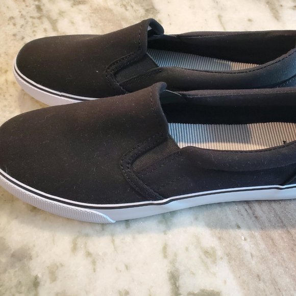A New Day Women's Millie Twin Gore Slip-On Sneakers NWOT SZ 8 - Picture 1 of 3
